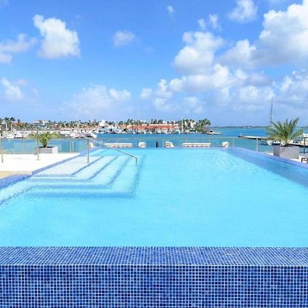 Stylish Luxury Condo, Central Location, Ocean View, Pool, Gym Oranjestad Esterno foto