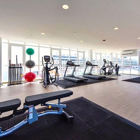 Stylish Luxury Condo, Central Location, Ocean View, Pool, Gym Oranjestad Esterno foto