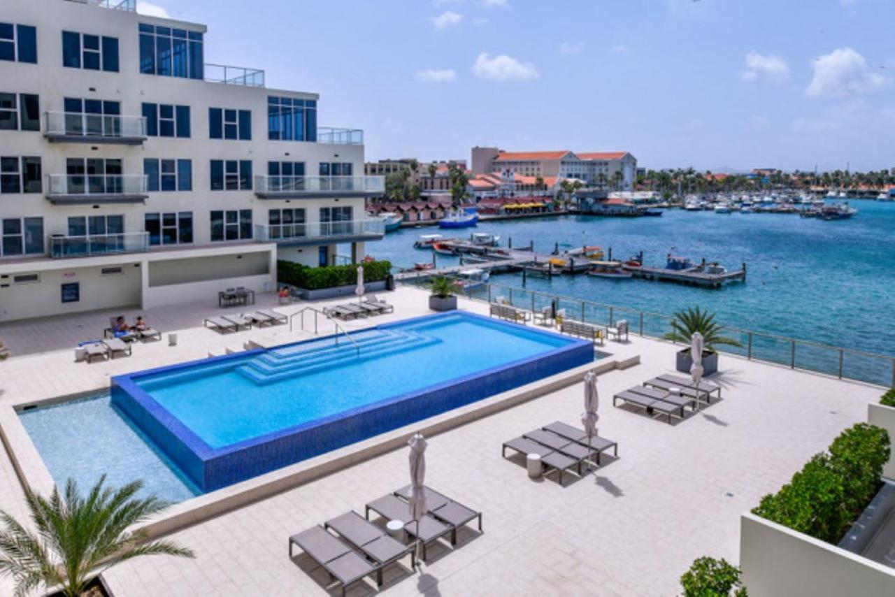 Stylish Luxury Condo, Central Location, Ocean View, Pool, Gym Oranjestad Esterno foto