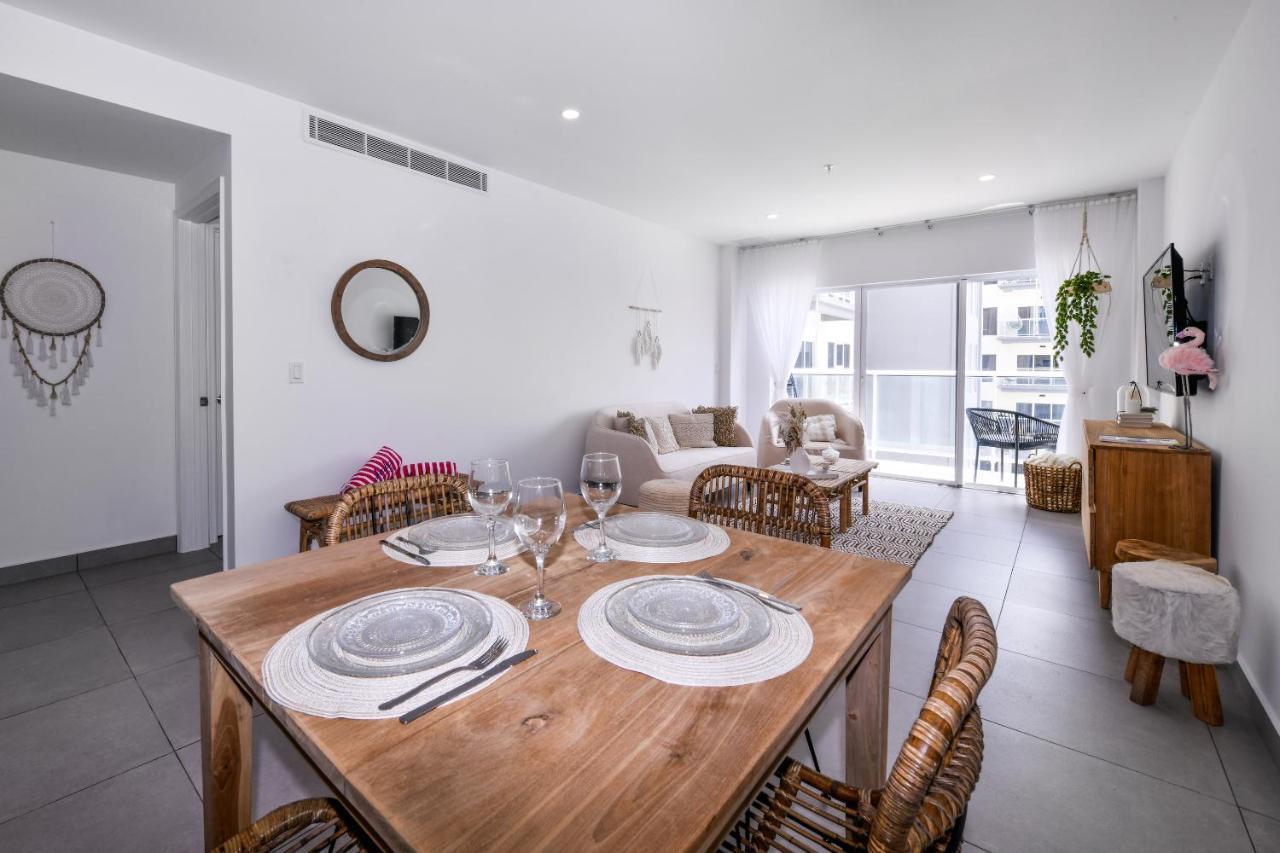 Stylish Luxury Condo, Central Location, Ocean View, Pool, Gym Oranjestad Esterno foto