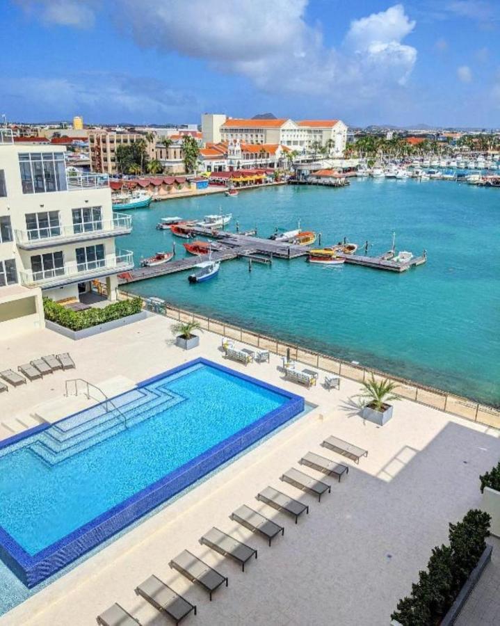 Stylish Luxury Condo, Central Location, Ocean View, Pool, Gym Oranjestad Esterno foto