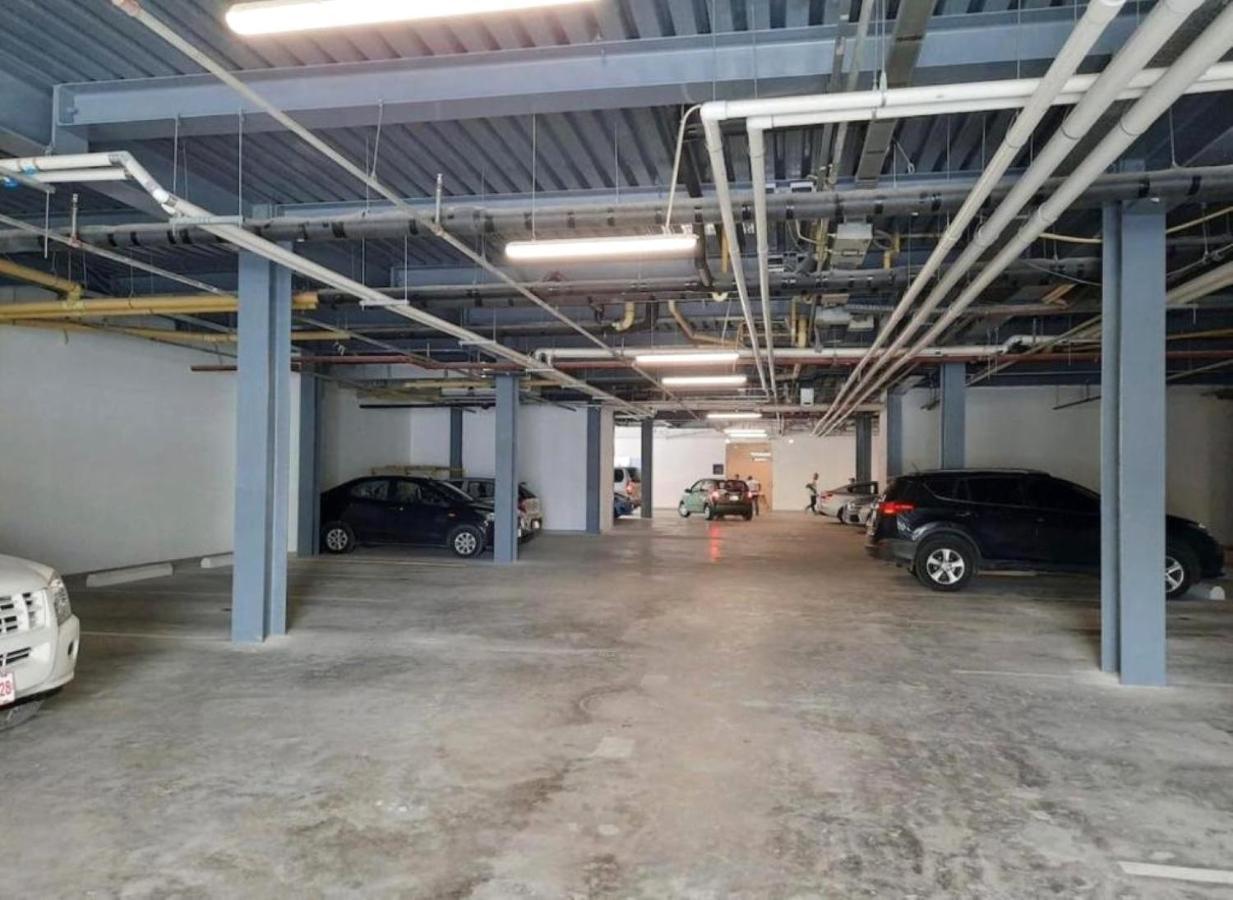 Stylish Luxury Condo, Central Location, Ocean View, Pool, Gym Oranjestad Esterno foto