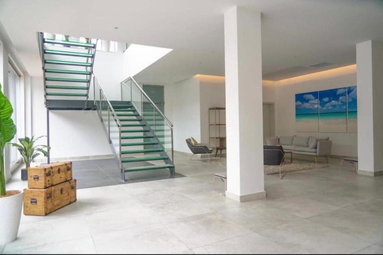 Stylish Luxury Condo, Central Location, Ocean View, Pool, Gym Oranjestad Esterno foto