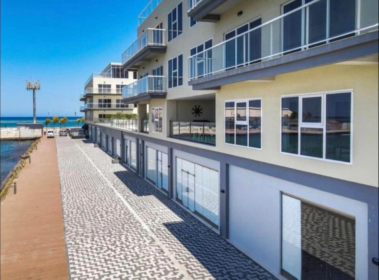 Stylish Luxury Condo, Central Location, Ocean View, Pool, Gym Oranjestad Esterno foto